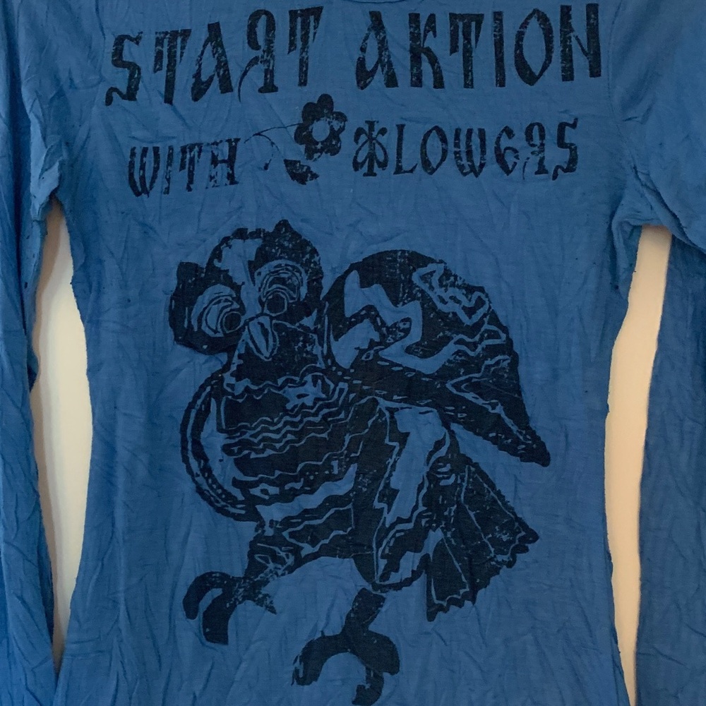 Stretchy Blue Long Sleeve Graphic Tee - Picture 5 of 7